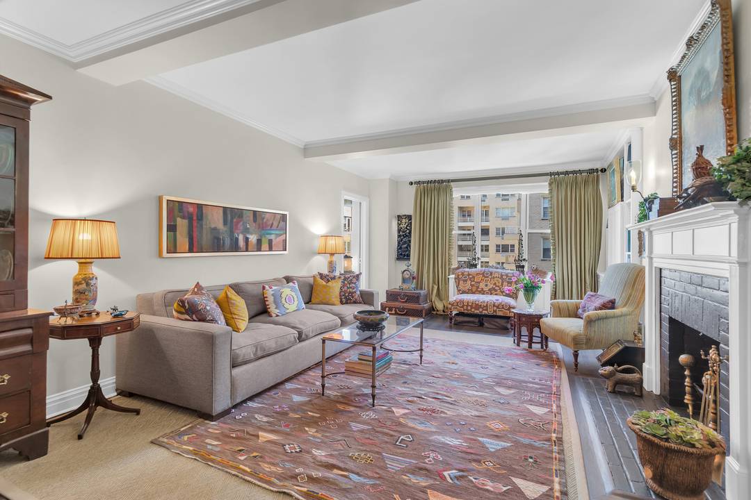 Residence 10C at 414 East 52nd Street is a beautifully appointed two bedroom, two bathroom home that seamlessly blends refined prewar elegance with modern convenience.