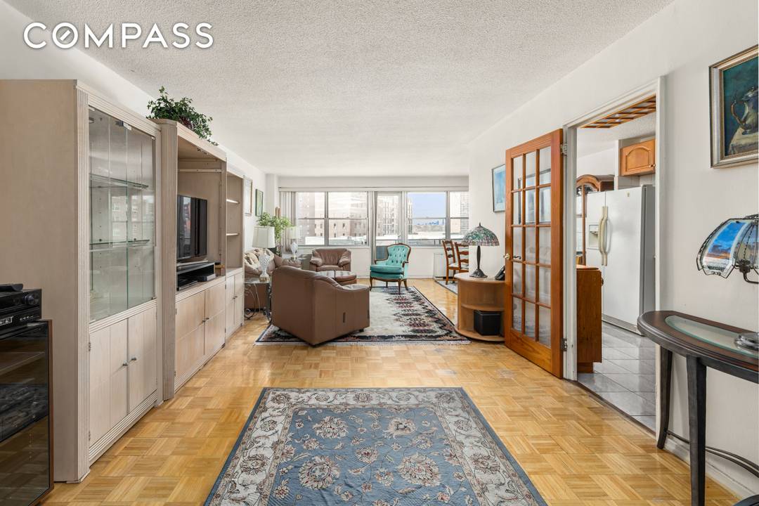 Unit 6E at the Forest Hills is now on the market !