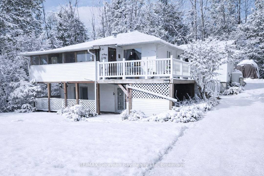 Welcome to 426 David Avenue in Port McNicoll, a great opportunity for first time buyers, investors, handyman or those looking for a property with potential.