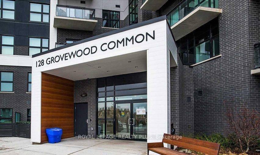 Immaculate Bower Condos 10' Ceilings.