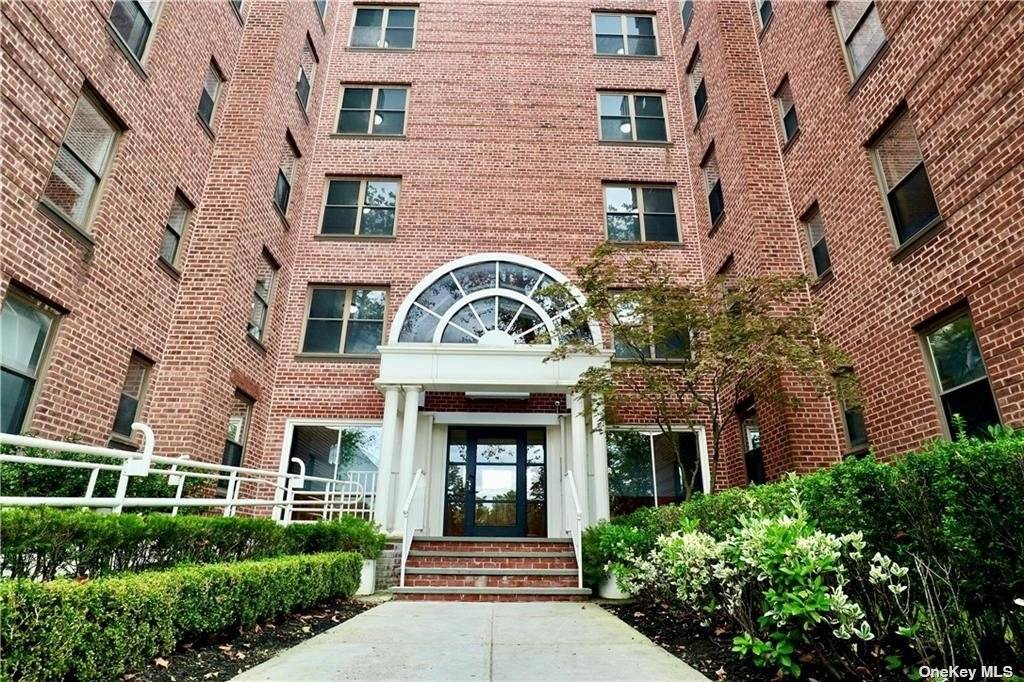 This delightful 2 bedroom, 1 bathroom cooperative unit is nestled within the sought after Brigham Park, Section 3, in the vibrant Sheepshead Bay neighborhood.