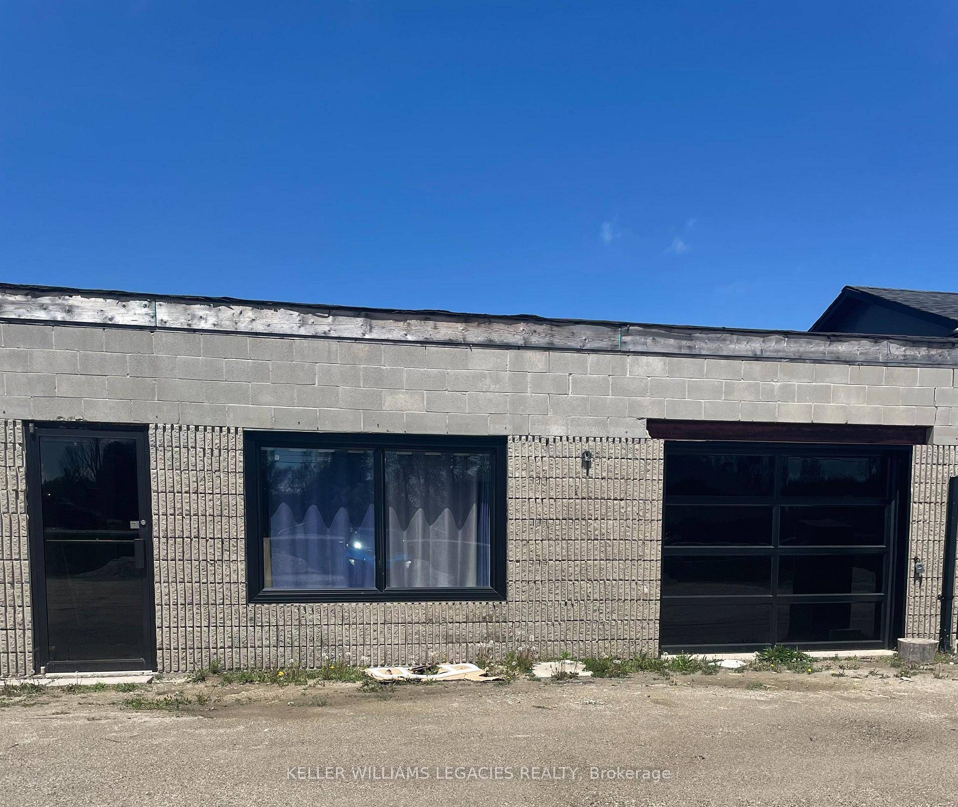 Take advantage of this prime leasing opportunity in a high traffic, highway commercial zone !