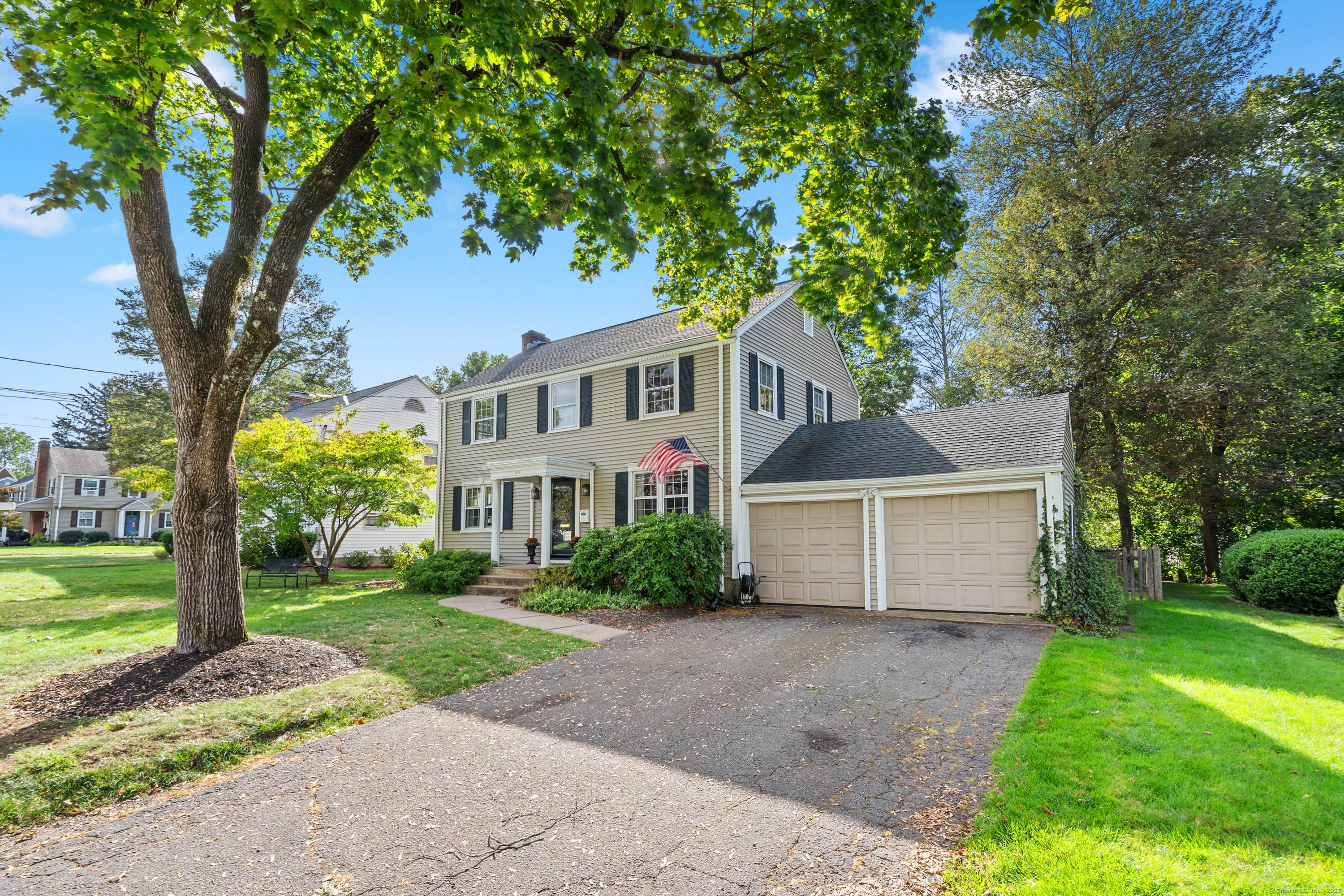 Located in popular West Hartford neighborhood with convenient access to University of St.
