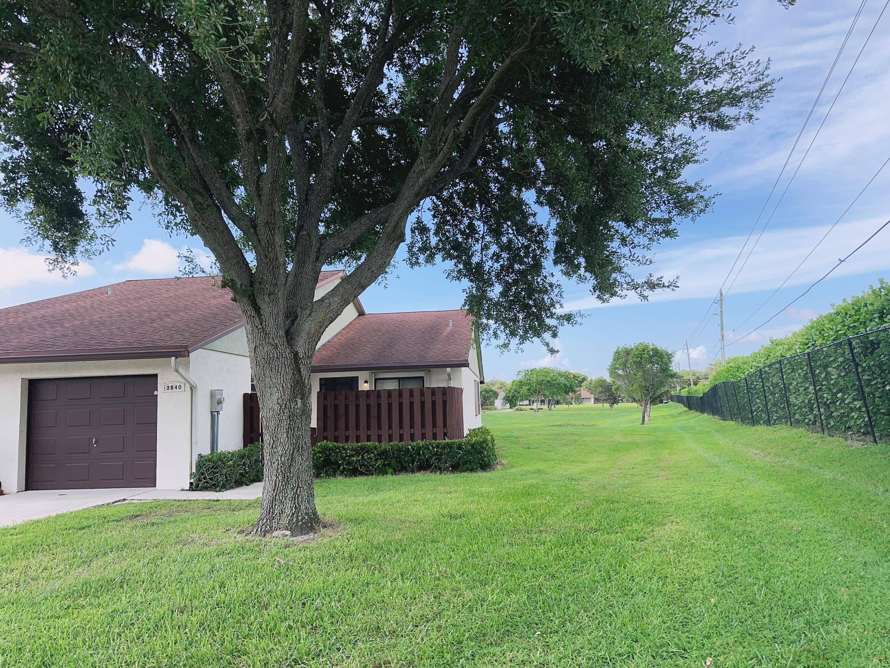 WELCOME TO THE FIFTY FIVE AND OLDER COMMUNITY OF OAKWOOD LAKES LOCATED IN THE HEART OF BOYNTON BEACH.