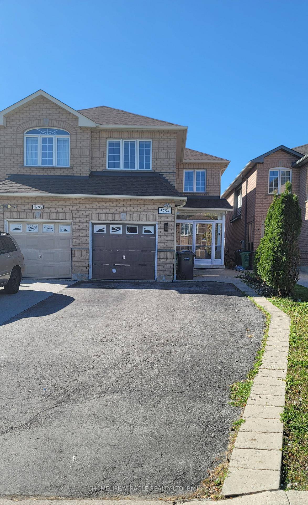 AVAILABLE FOR RENT ! ! ! UPPER HOME Spacious 4 bedroom Semi Detached home in this Family friendly Heartland center Mississauga community.