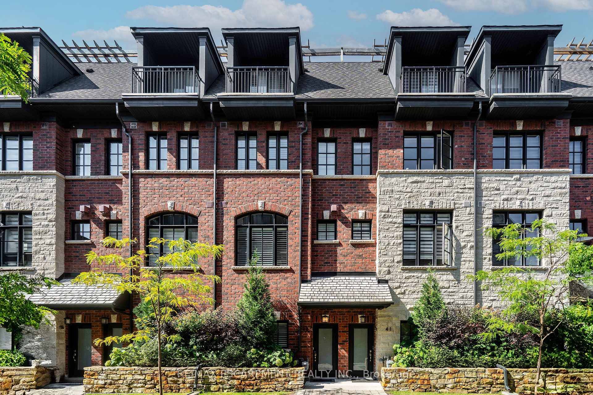 Discover modern luxury in this beautifully upgraded freehold townhouse, built in 2020 by renowned builder DunPar Homes it is perfectly situated in the vibrant lakeside community of Long Branch.