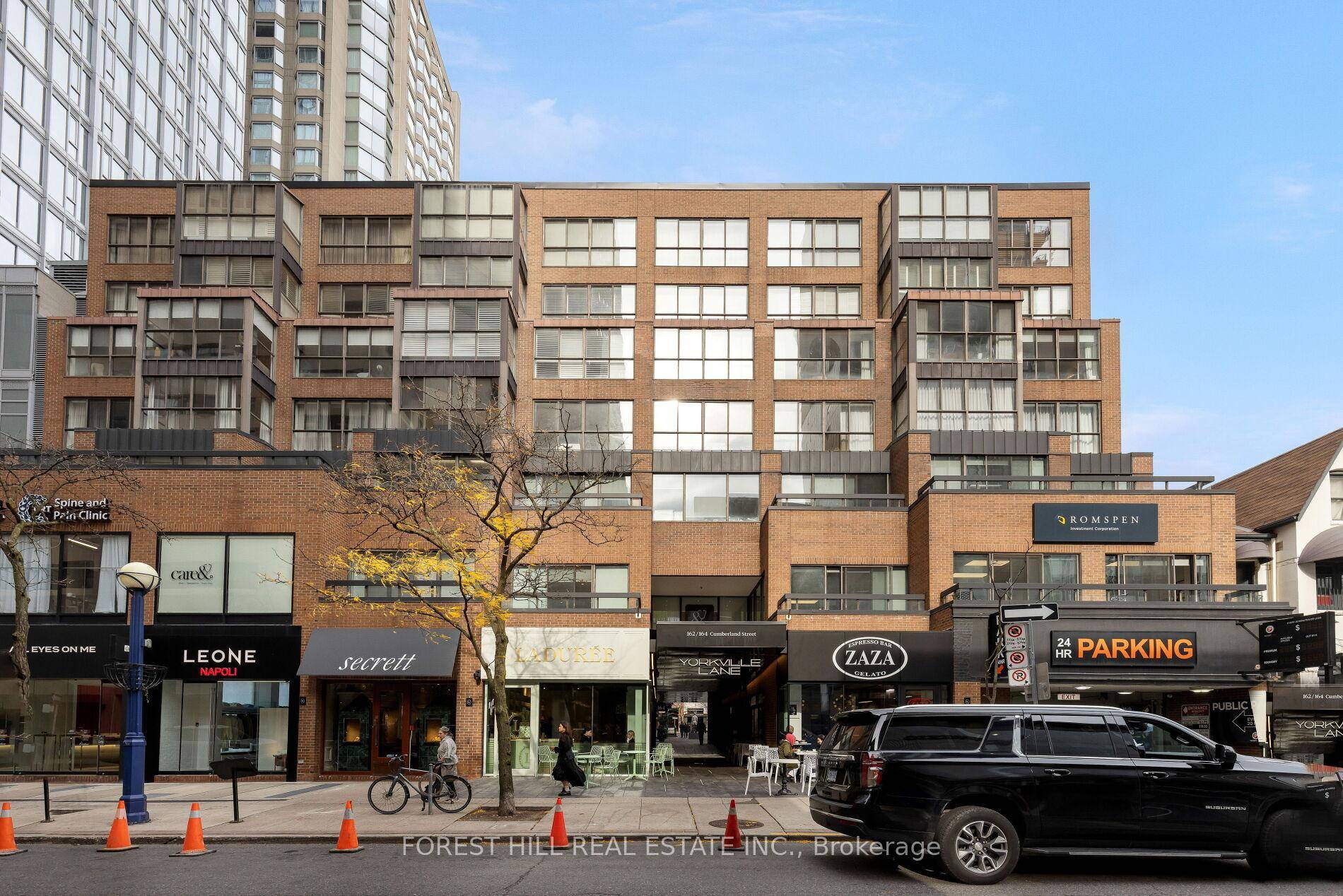 Prime Yorkville Location !