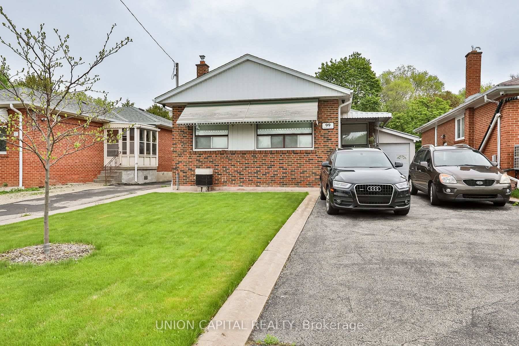 Welcome to this bright and spacious 1 bedroom, 1 bathroom 2 Parking basement apartment in excellent condition, located in a quiet, family friendly neighbourhood.