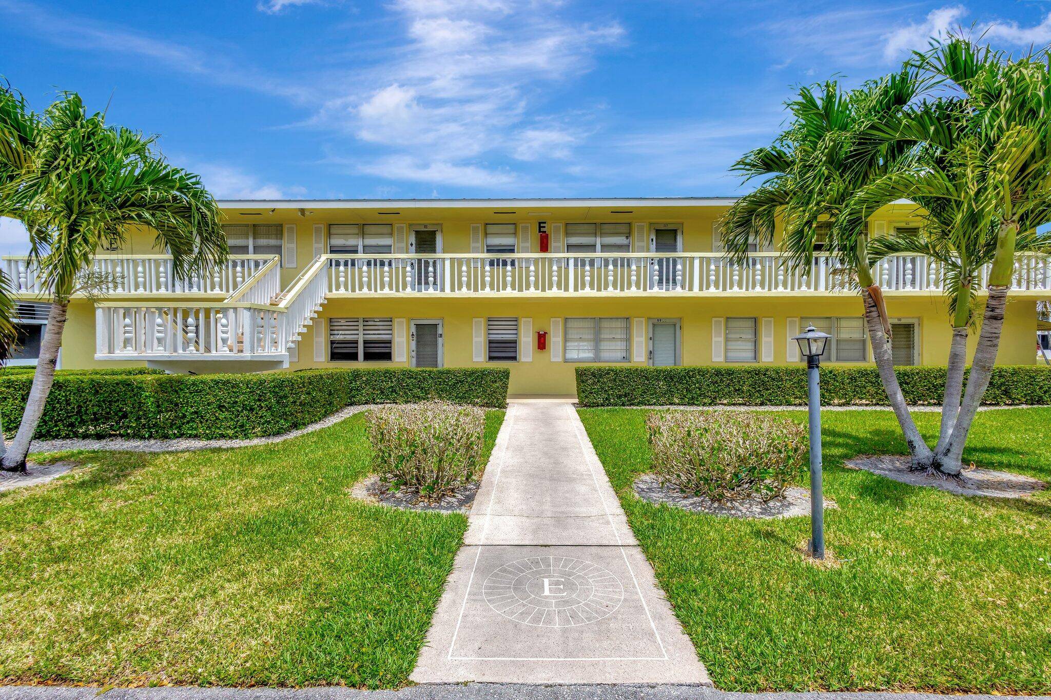BEAUTIFULLY UPDATED 2 BED 1.