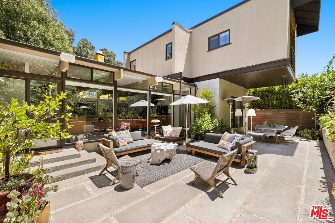 2509 Greenvalley Rd 5BR Hollywood Hills East La