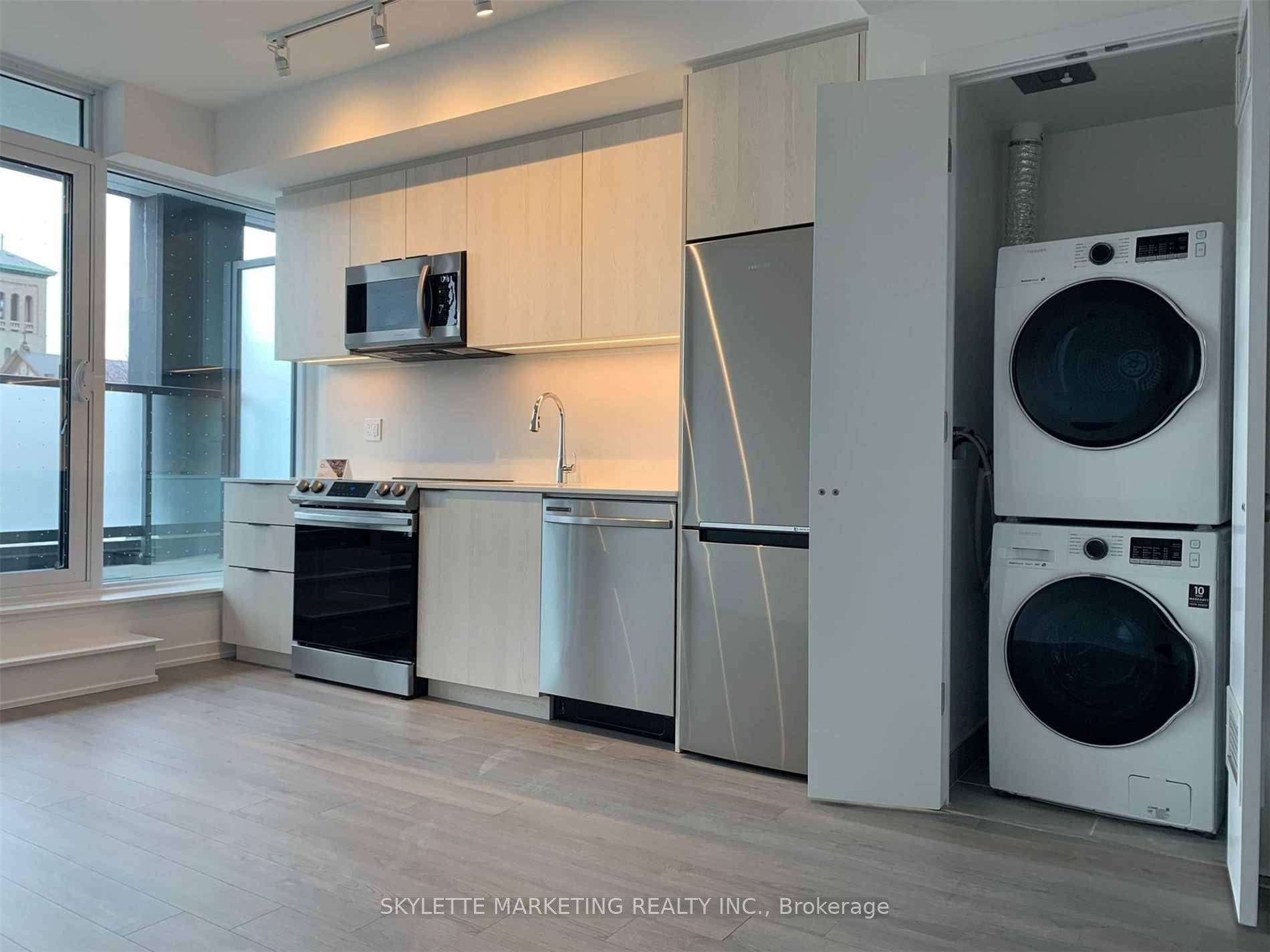 Experience modern urban living in this stunning one bedroom condo at 50 Power Street, located in Torontos vibrant Corktown neighborhood.