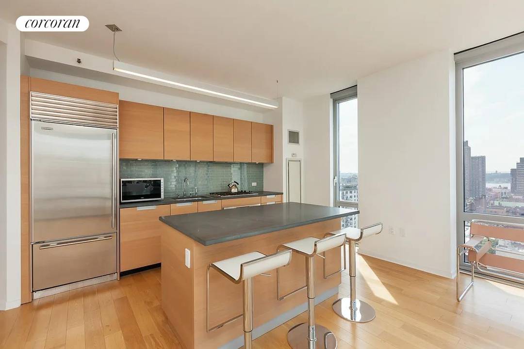 Sophisticated High Floor Residence with Spectacular Views This exceptional split two bedroom, two full bath plus powder room residence is positioned on a high floor within one of Midtown West's ...