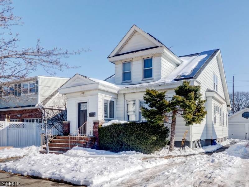 Versatile 2 family in a premier residential zone, perfect for commuters investors.