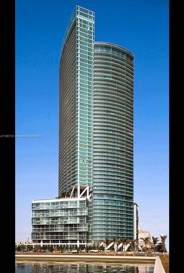 Marinablue living with one of the best views in Miami.