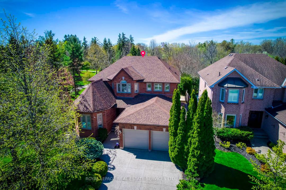 Rare Parkside amp ; Ravine Executive Home in Prestigious Glen Abbey !