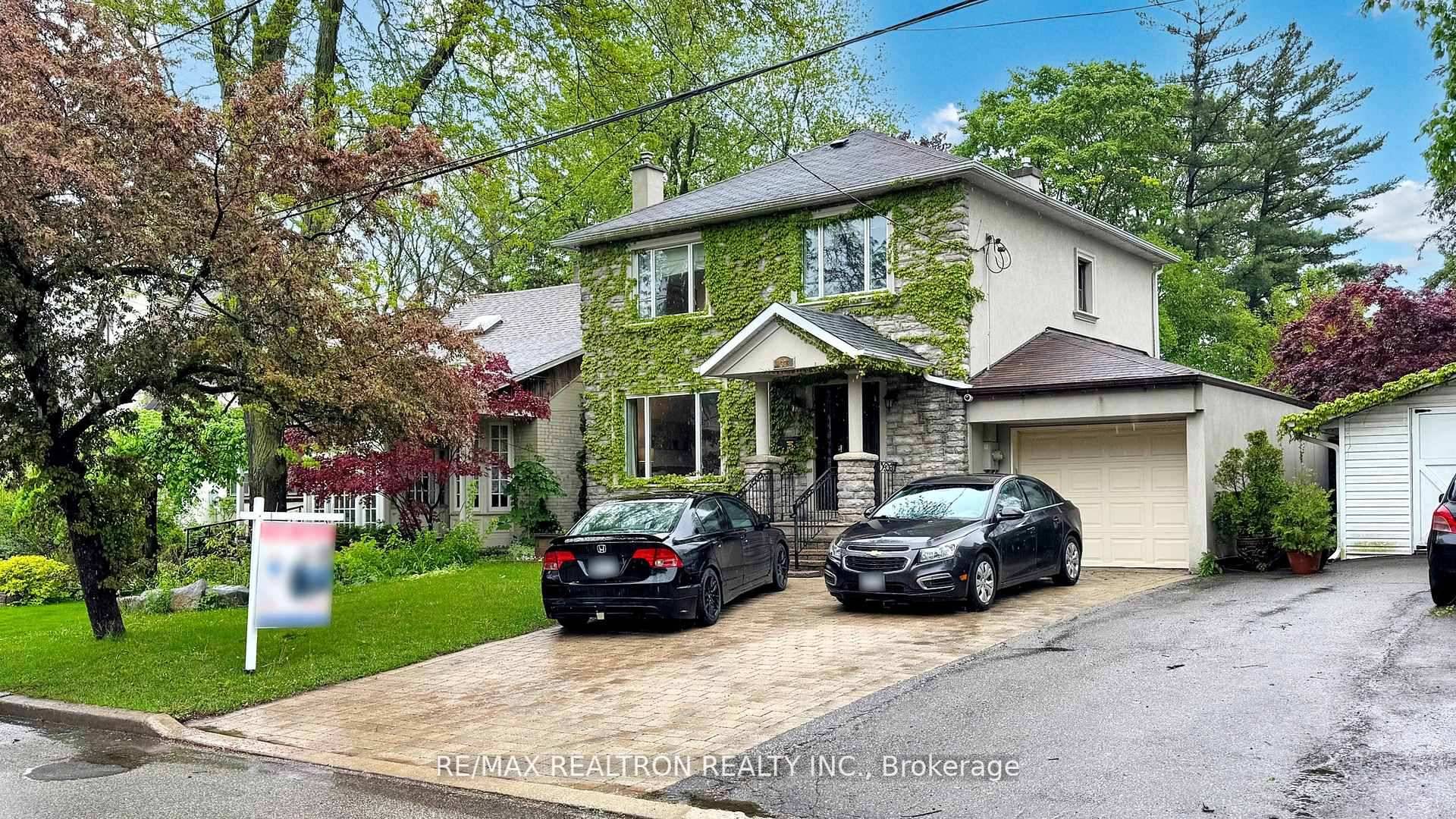 Welcome to 37 Newton Drive, a beautifully upgraded 4 bedroom, 2 storey stone and stucco, new Awning and new roof home situated in the prestigious Newtonbrook East neighborhood.