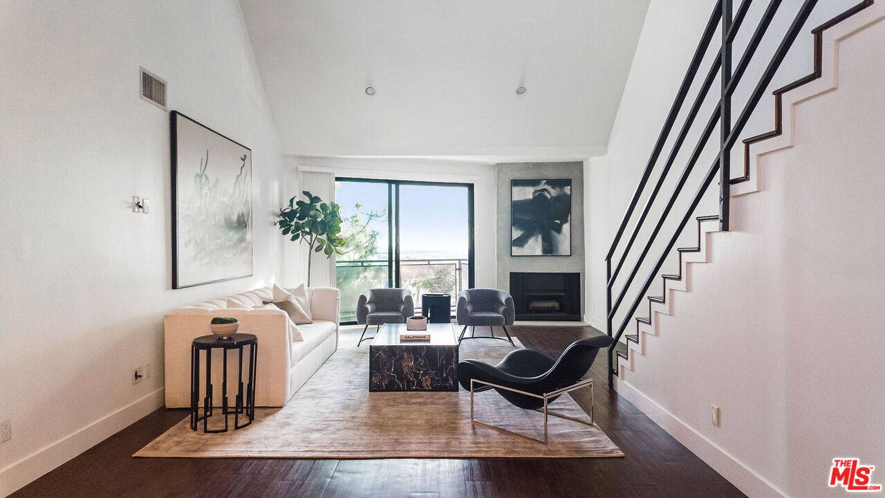 8755 Shoreham Dr 2BR Sunset Strip La