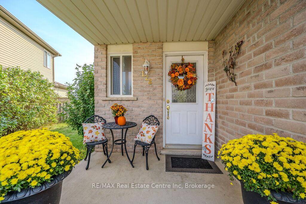 HUGE 40, 000. 00 PRICE REDUCTION, NOW IS THE TIME !