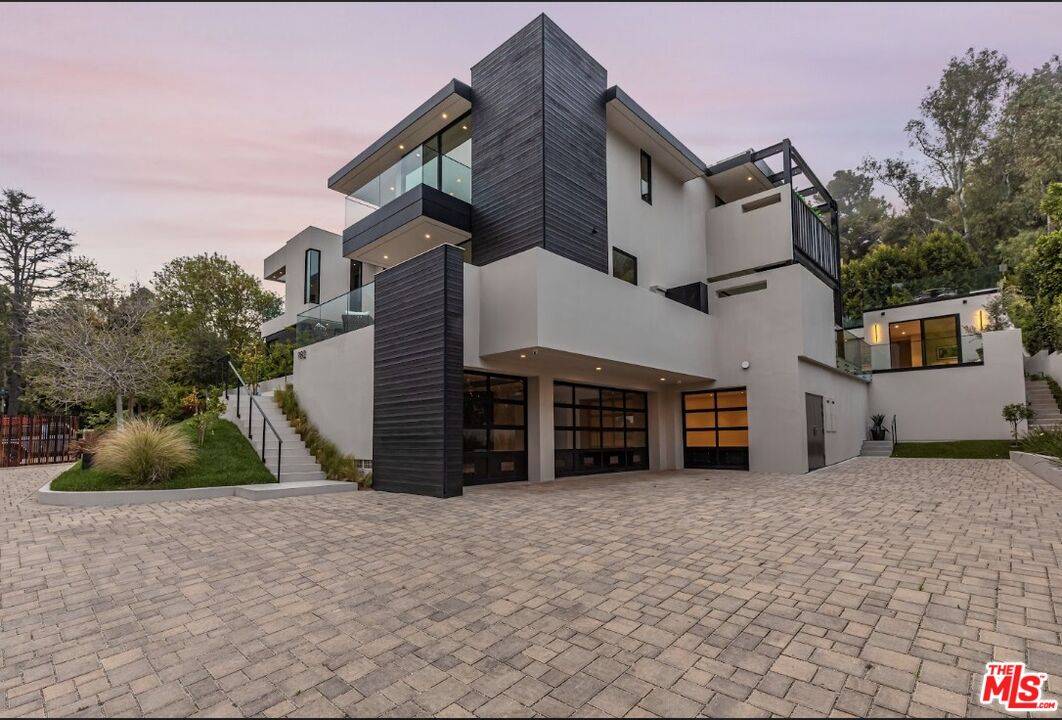 982   Stone Canyon Rd 7BR Bel Air La