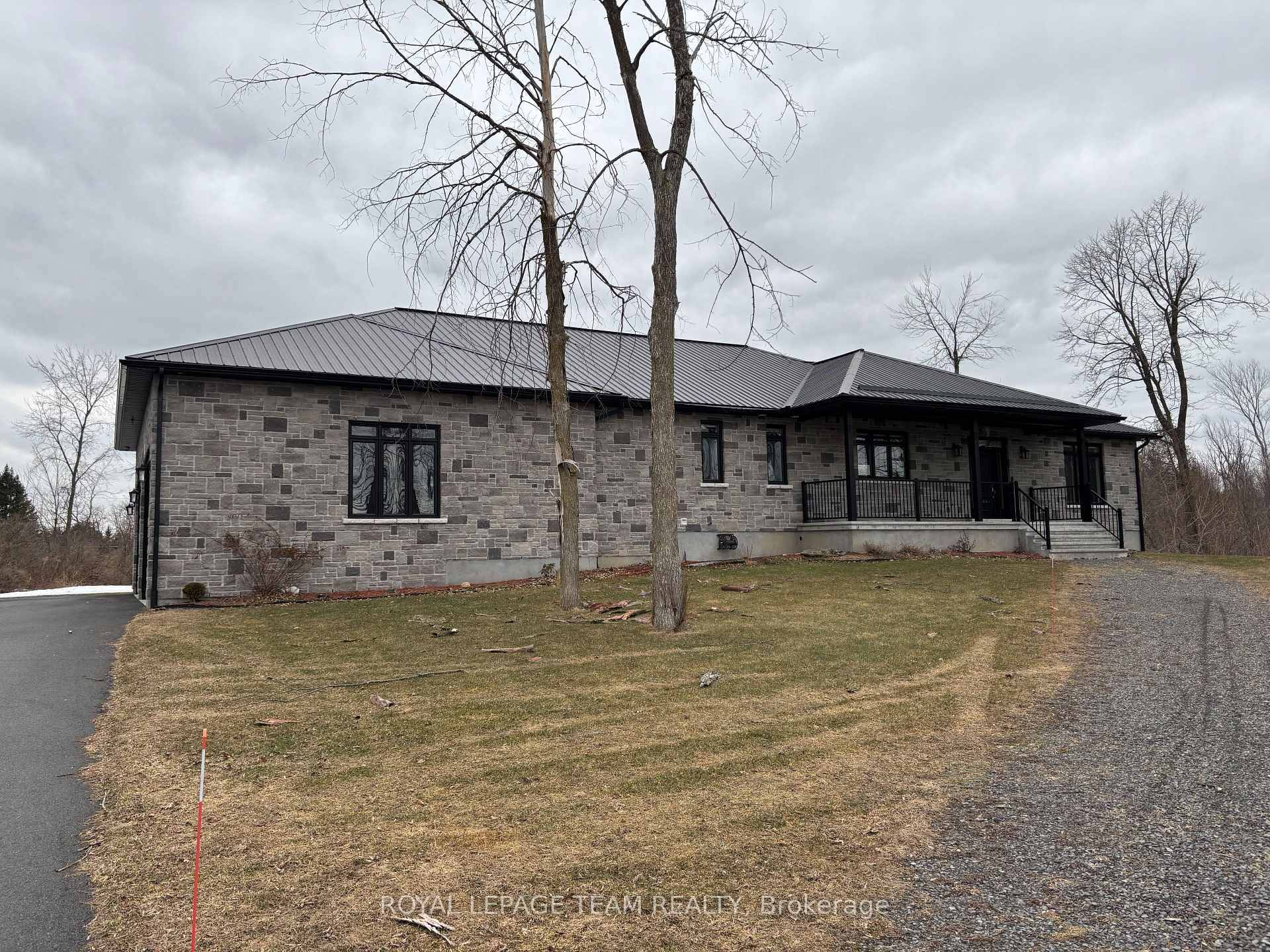 This 3 plus 2 Bedroom Estate living Bungalow is located on quiet cul de sac.