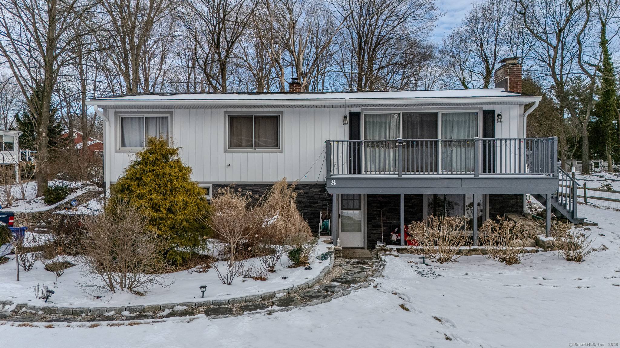 Welcome to 8 Stonecrop Rd S, a beautifully maintained Raised Ranch, home nestled in the desirable Cranbury neighborhood of Norwalk.