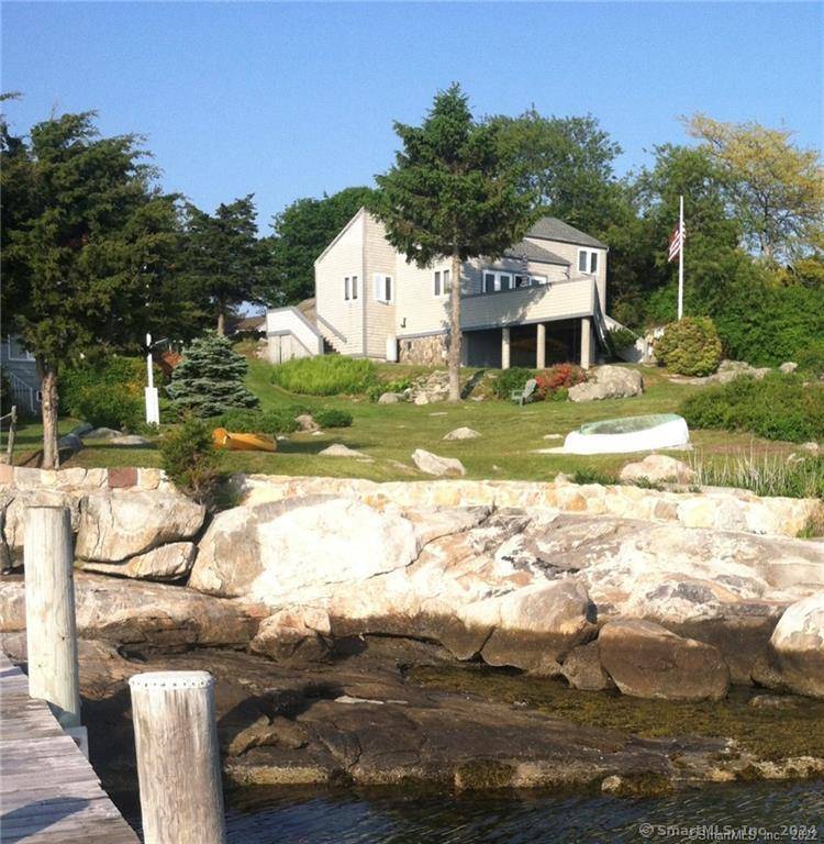 WATERFRONT rental on the south shore of Mason's Island.