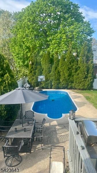 Welcome to this well maintained split level home in a desirable Clifton neighborhood.