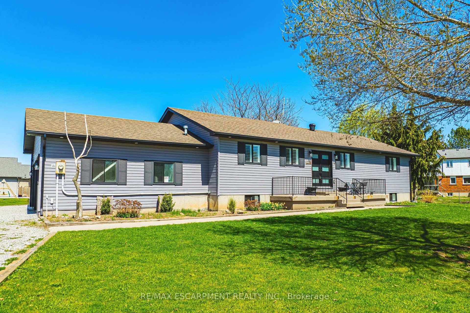 Welcome to this beautifully renovated bungalow nestled on a peaceful court, offering the perfect blend of country tranquility and urban sophistication.