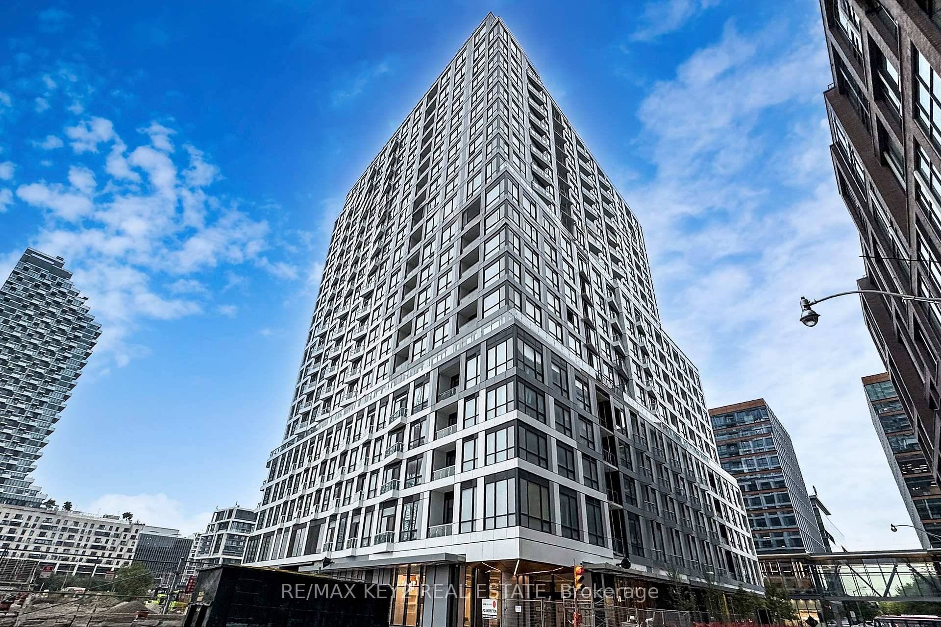 Discover the perfect balance of comfort and convenience in this partially furnished studio suite at Empire Quay House Condos.