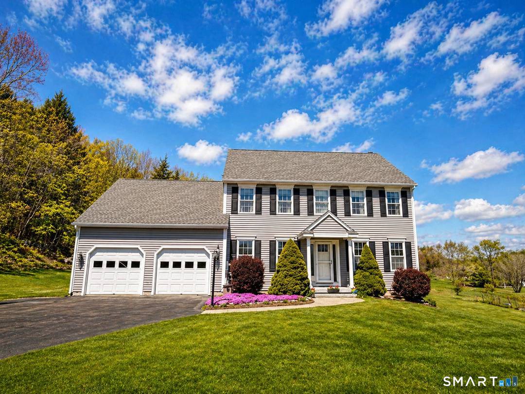 Spacious and inviting 4 bedroom, 2.