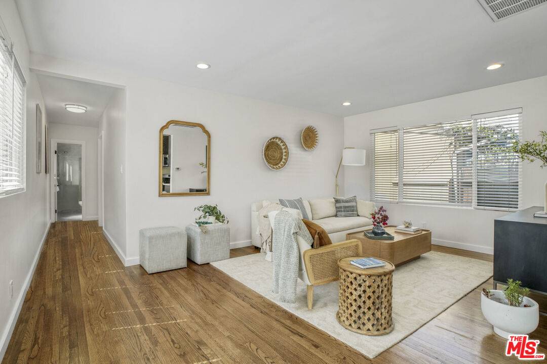 2402 Ocean Park Blvd 5BR Santa Monica La