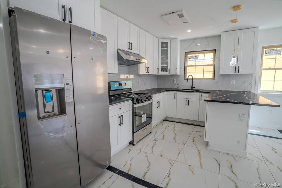 Stunning 3 Bed, 2 Bath 1st Floor Apartment Brand New Construction Near Jamaica Hospital Welcome home to this beautifully designed, brand new 3 bedroom, 2 bathroom apartment located on the ...