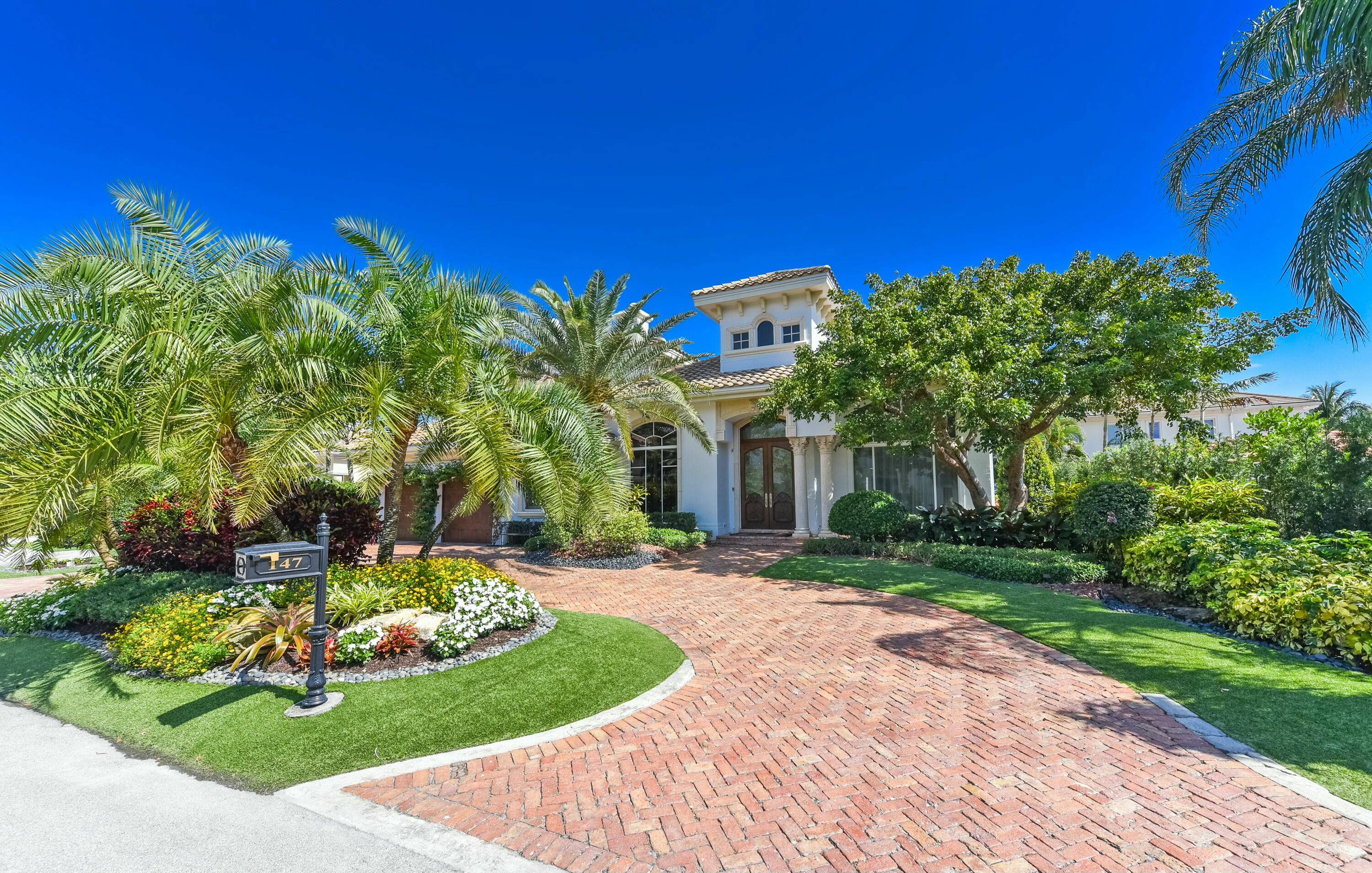 New Royal Palm golf course home listing.