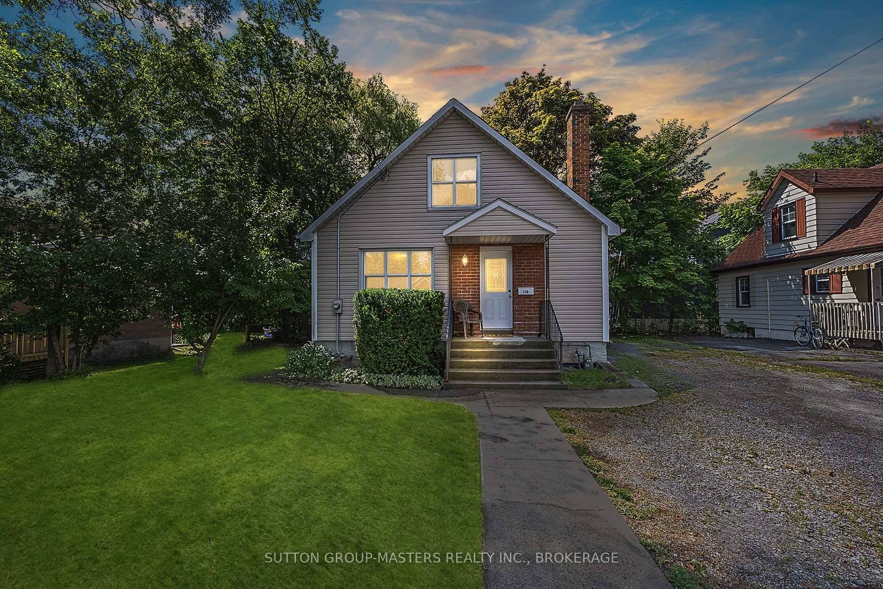 Queen's Rental Property For Sale.