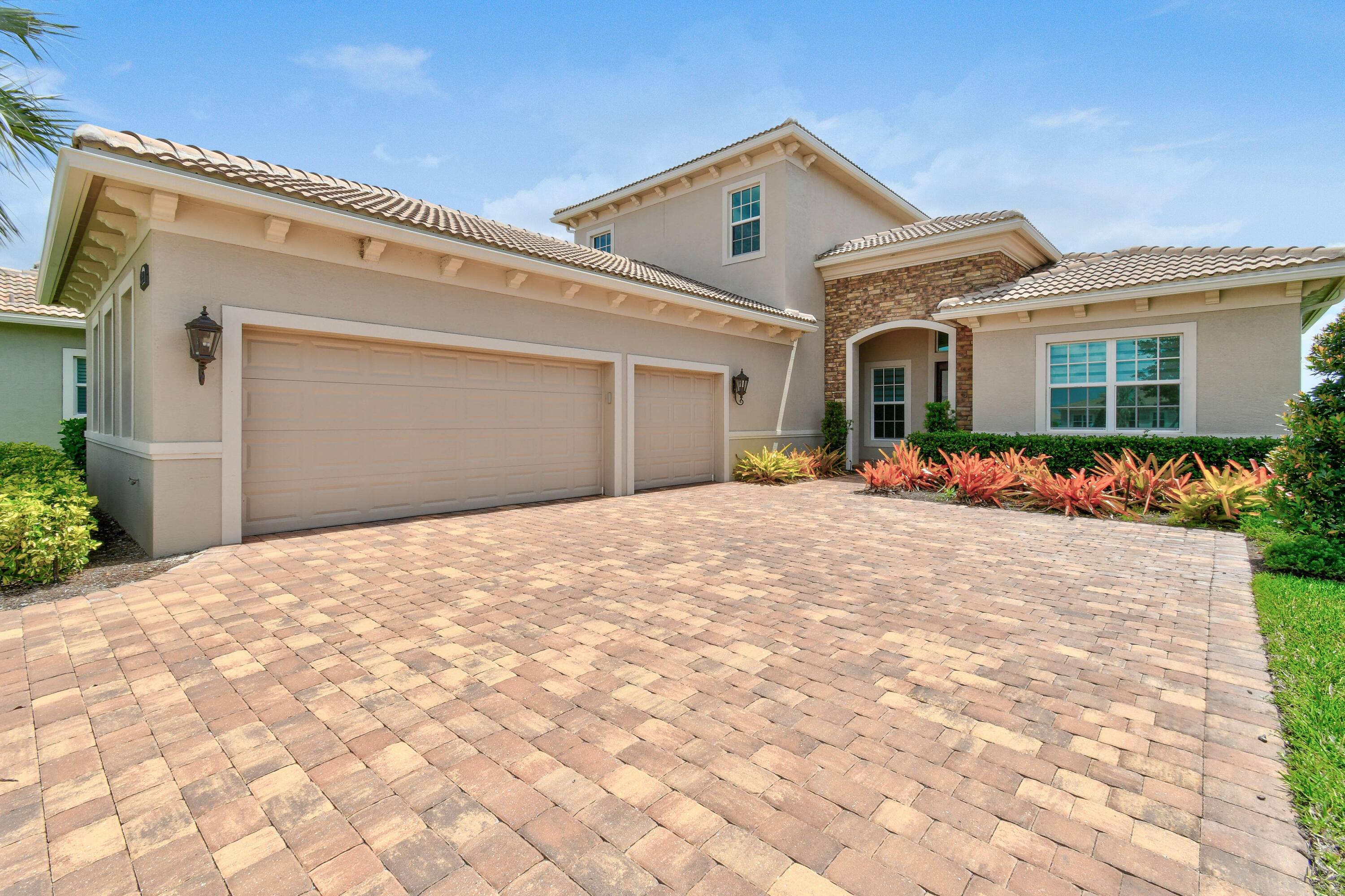 Better than new ! 4 BR 4.