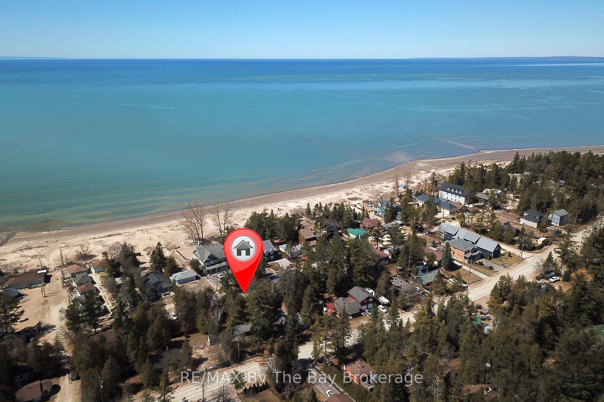 Charming Beachside Cottage in New Wasaga amp ; Allenwood Beach.
