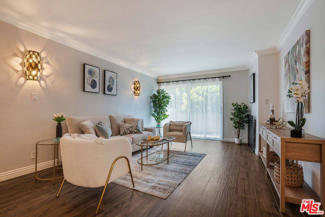 8163   Redlands St 1BR La