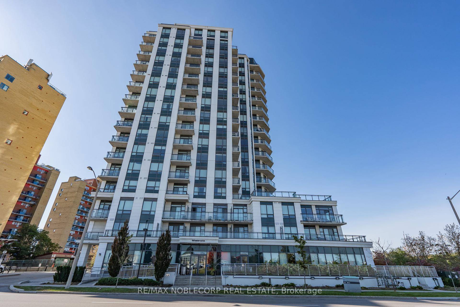 This Bright amp ; Spacious Corner Unit Features Over 600 Sqft Of Open Concept Living Space, 9 Ft Ceilings, A Brick Accent Wall, One Bedroom With A Walk In Closet ...