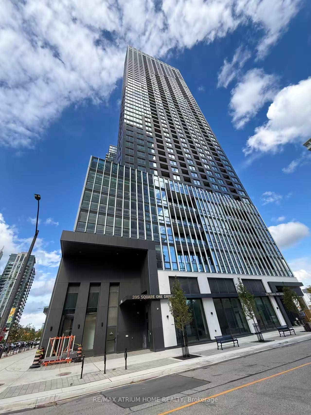 Discover The Dashing at Square One District Condominiums by Daniels amp ; Oxford a contemporary 2 bedroom, 2 bathroom residence offering 667 sq.