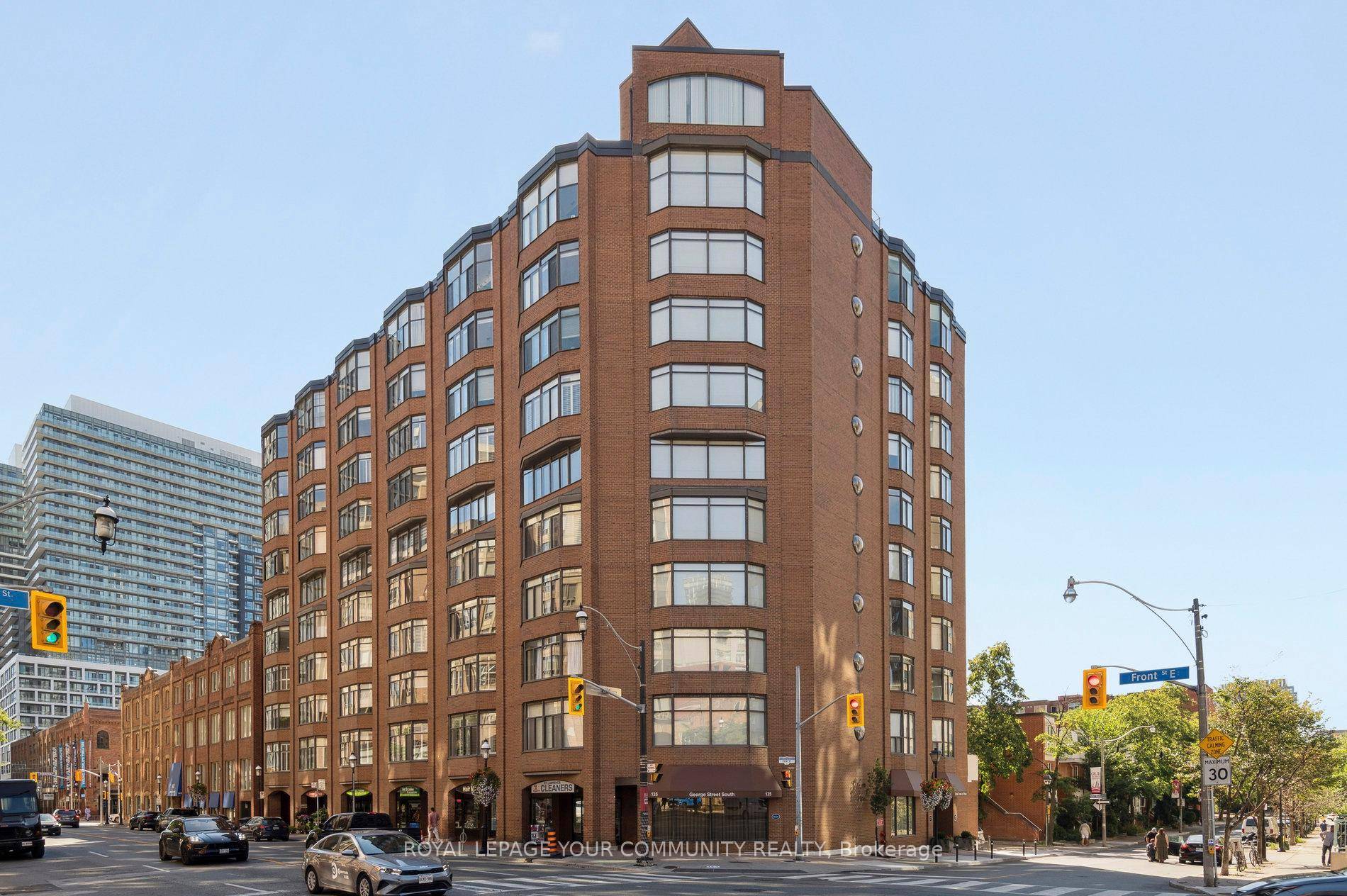 Rarely available unit in this amazing quiet boutique building !
