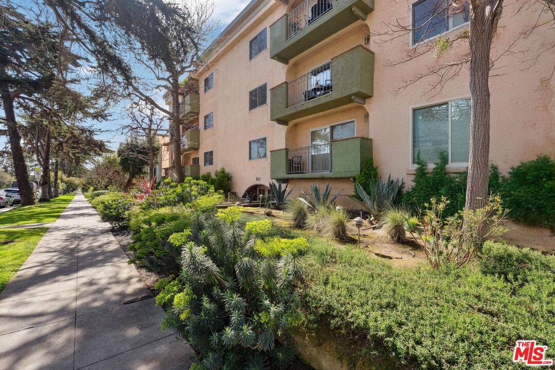 914   Lincoln Blvd 1.0 Santa Monica LA