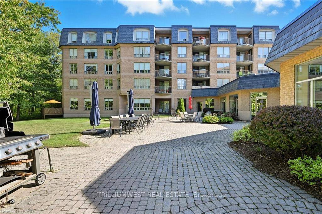 Welcome to this bright and spacious 1 bedroom, 1.