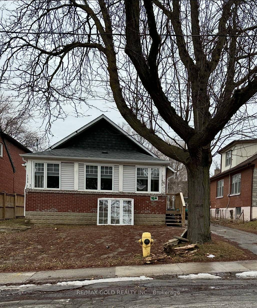 Great Location ! Stunning Bungalow On A Quiet Street, Prime Sized Lot.