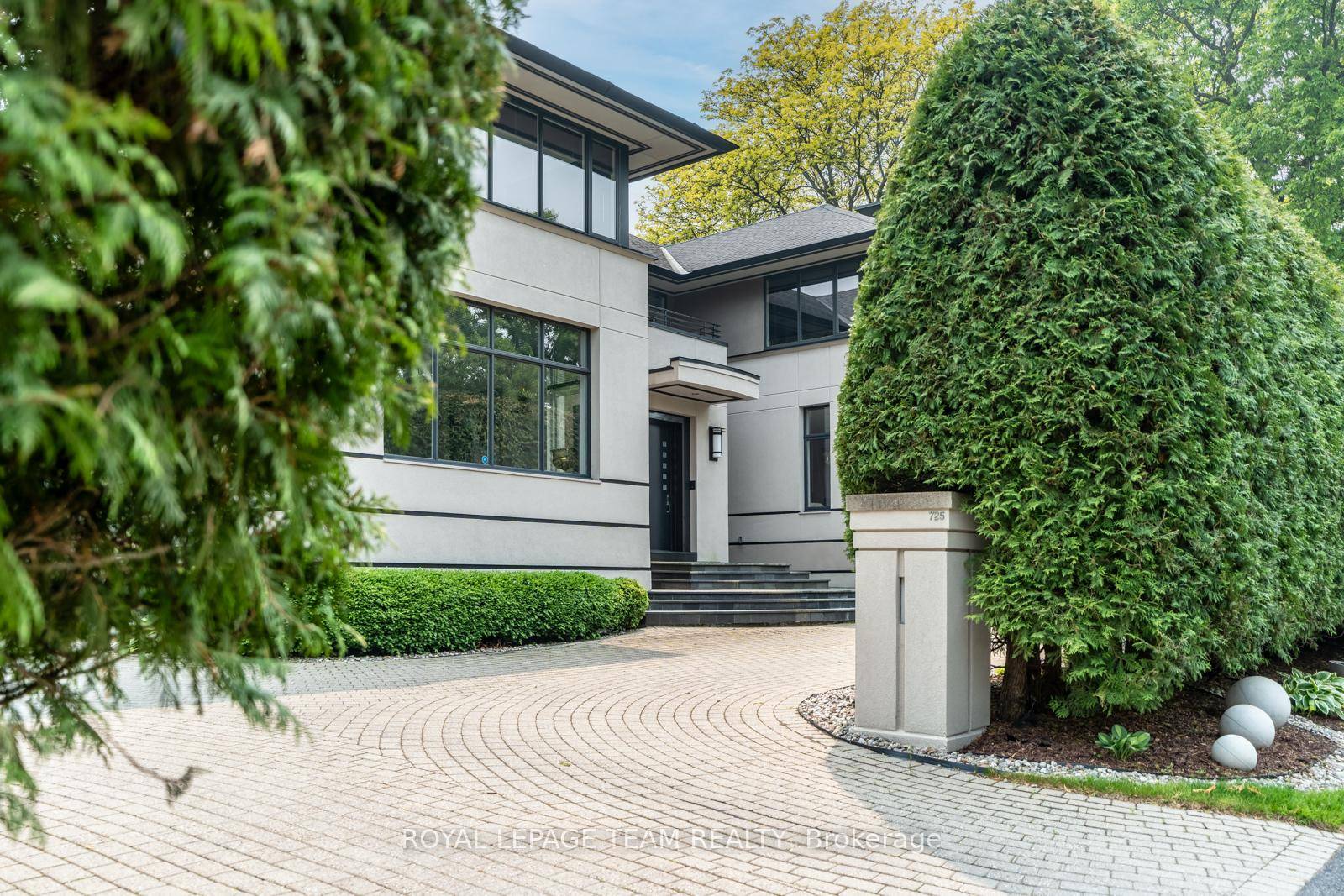 Sculptural. Rare. Uncompromising.