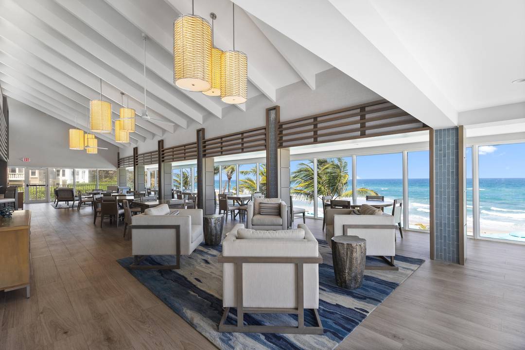 LuxeCoastal Living at Its Finest !