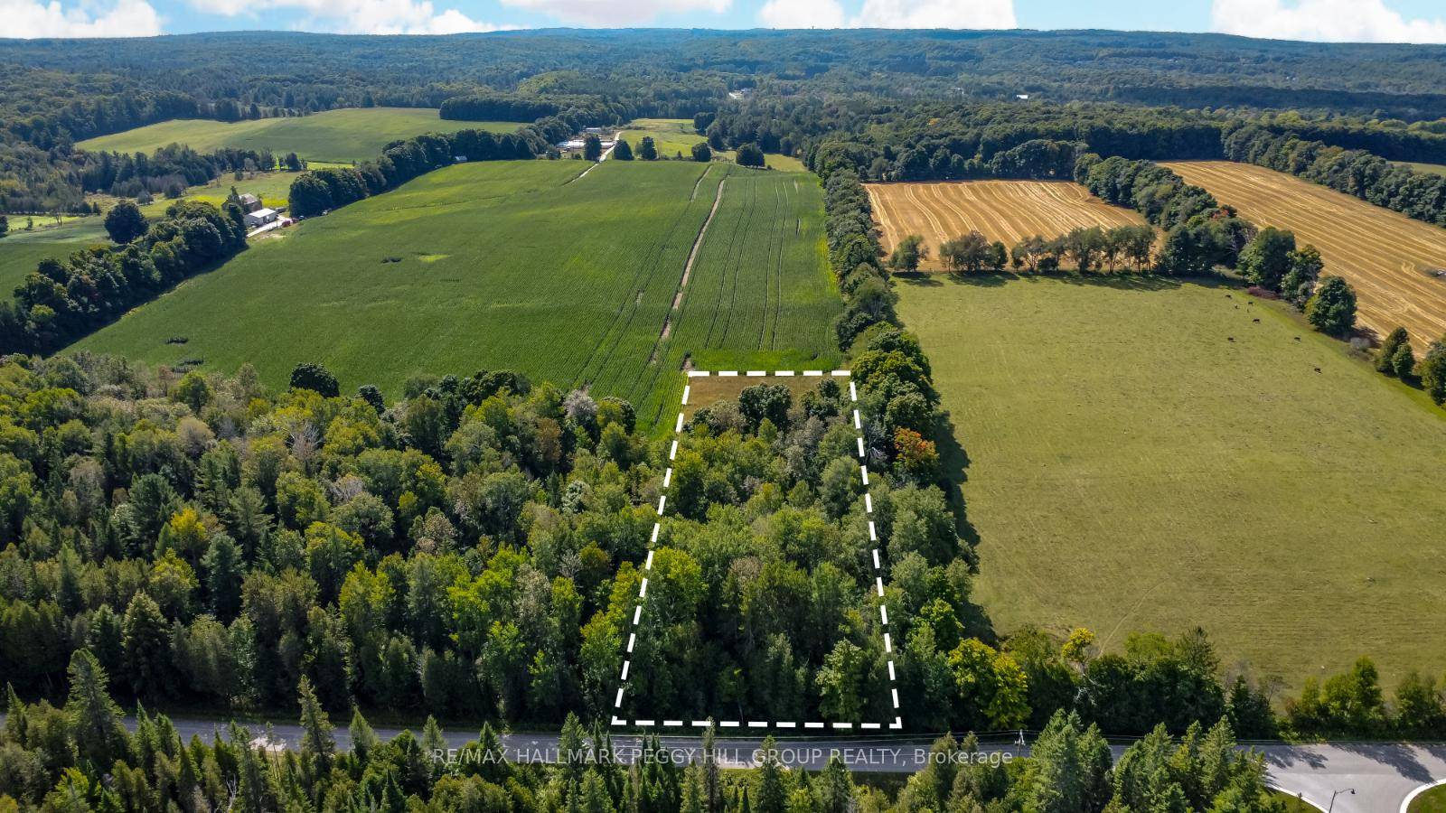 SERENE AND PRIVATE LOT JUST 30 MINUTES FROM BARRIE amp ; 20 MINUTES FROM ORILLIA !