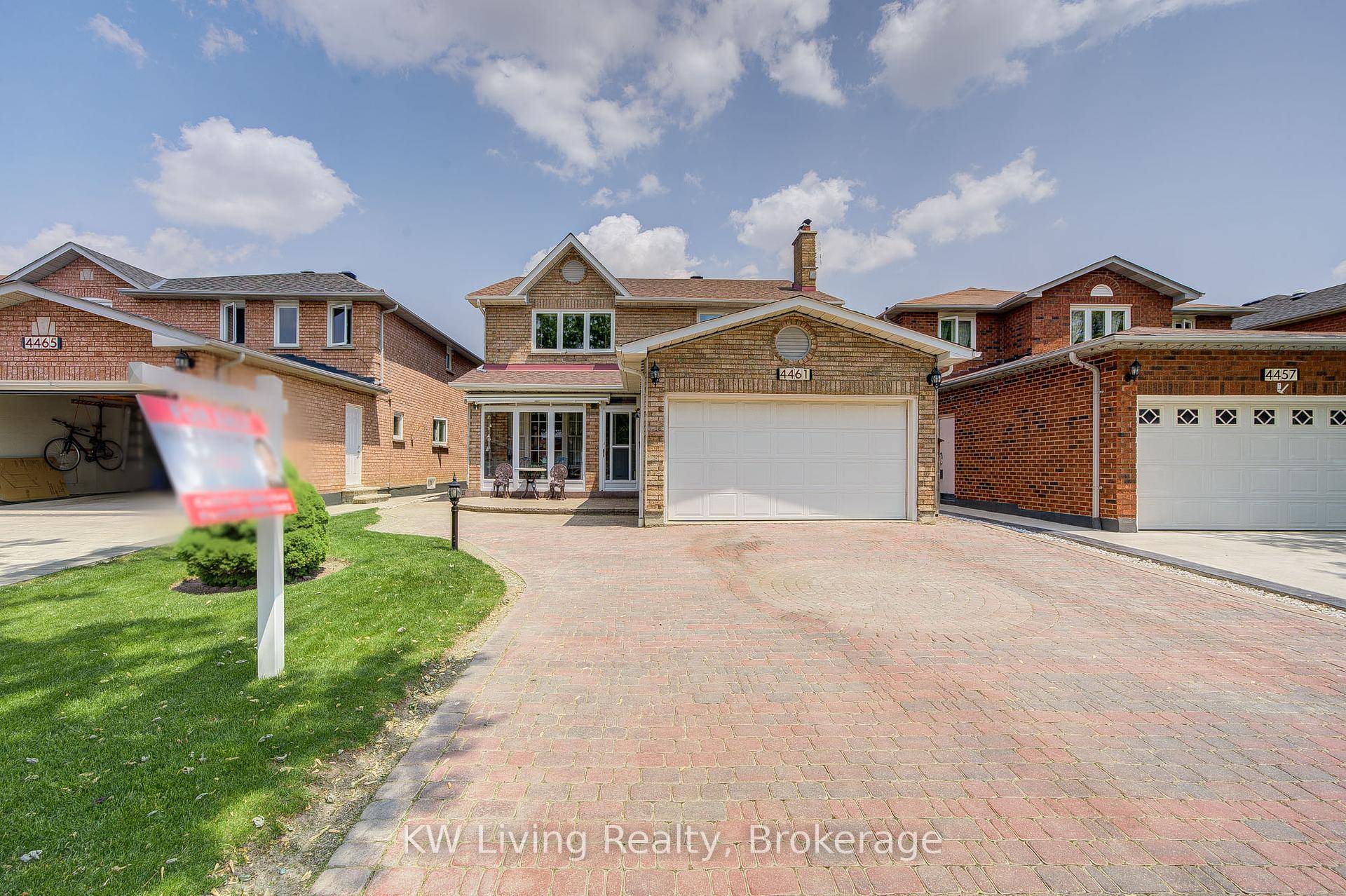 Welcome to this Solid Greenpark Built Gem in Sought After East Credit !