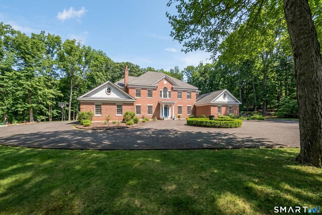 Set on 5. 65 secluded acres in the heart of Madison, this exceptional English Georgian custom home offers a rare blend of timeless architecture, refined craftsmanship, and natural beauty.