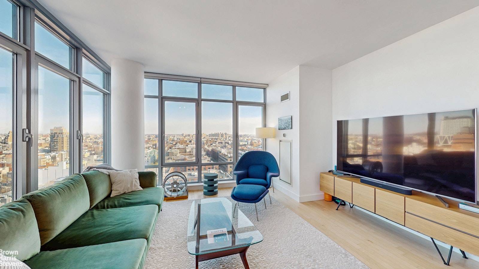 Luxury Building 2 Bedroom 2 Bath Apartment for Rent in Williamsburg with Breathtaking Views If you're searching for the perfect blend of luxury, comfort, and location in Williamsburg, this 2 ...