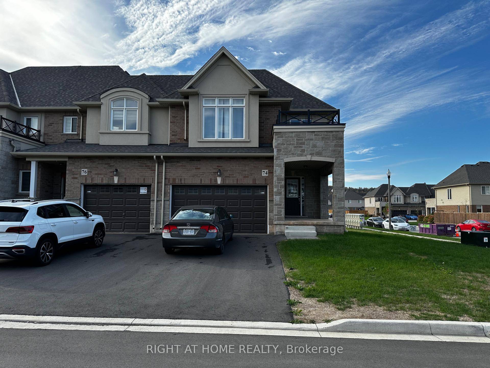 5 years new corner lot 2 story townhouse just like a semi.